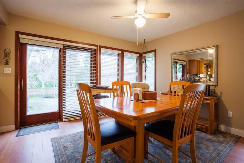 Coles Bay Vacation Retreat Βίλα North Saanich Εξωτερικό φωτογραφία