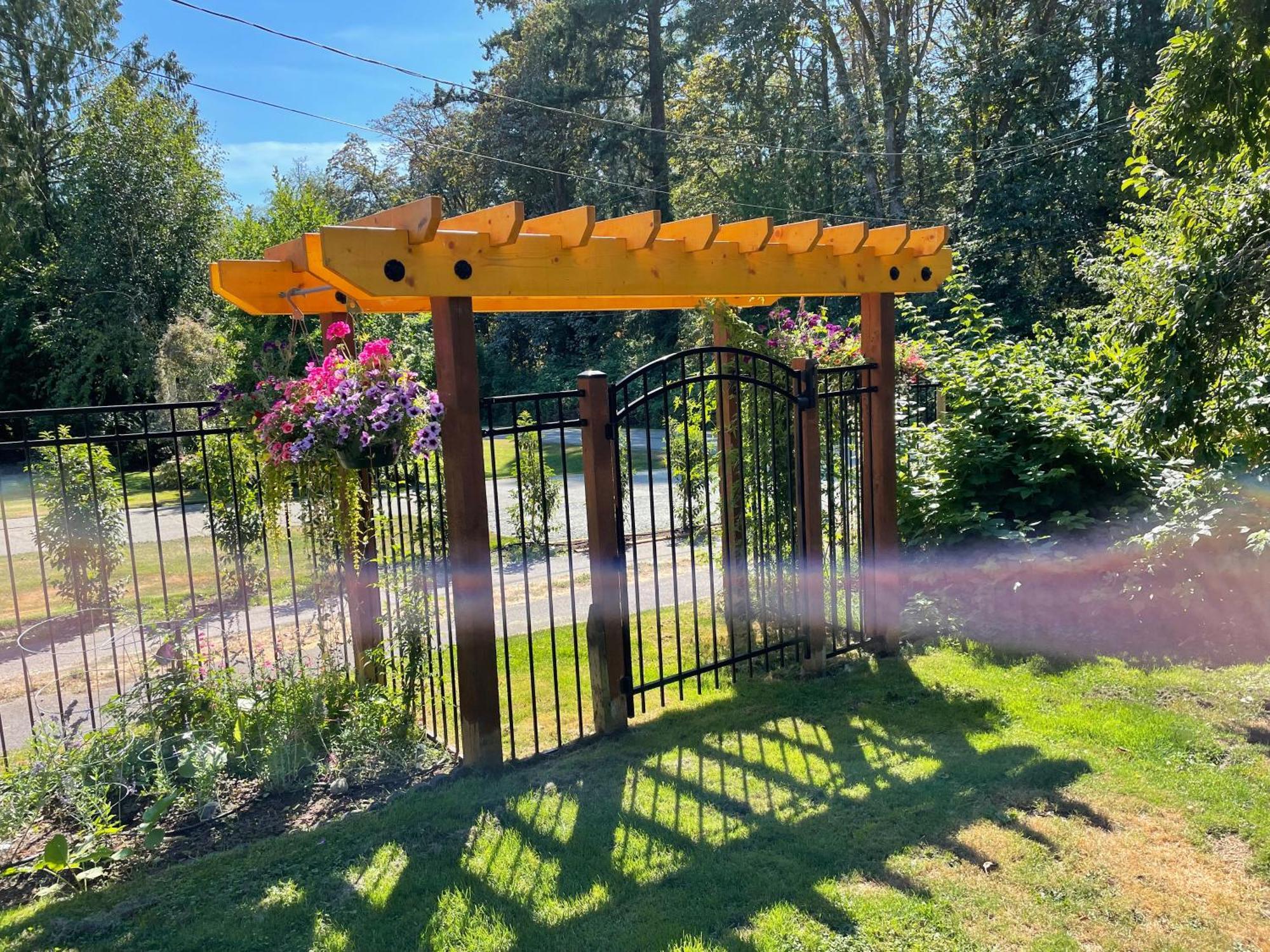 Coles Bay Vacation Retreat Βίλα North Saanich Εξωτερικό φωτογραφία